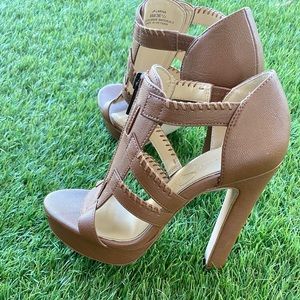 Jessica Simpson heels